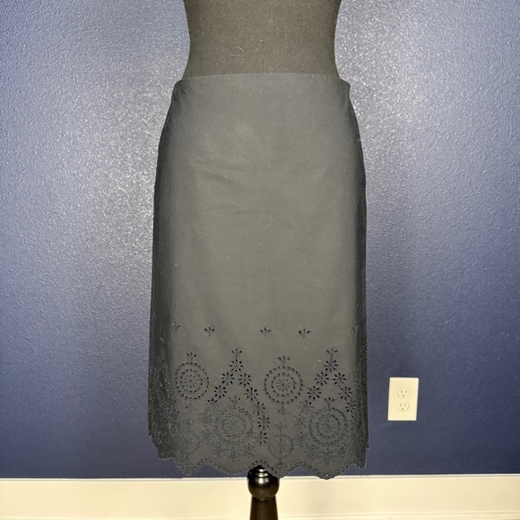 Banana Republic Black Pencil Skirt with Eyelet Embroidery, Size 0 - Picture 1 of 10